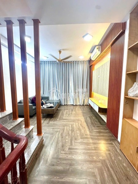 BÁN NHÀ 5 TẦNG DÂN XÂY - ÔTÔ ĐỖ CỬA - SÁT ĐƯỜNG PHAN TRỌNG TUỆ - THANH TRÌ