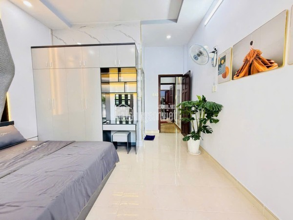 NHÀ BÁN THUẬN QUẬN 12 - GIÁP SONG HÀNH, TRƯỜNG CHINH.
QUA TÂN BÌNH CHỈ VÀI PHÚT NHÀ 4 TẦNG BTCT