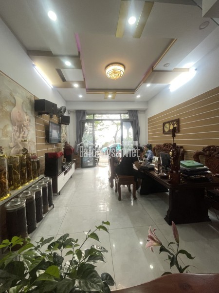 NHÀ CHÍNH CHỦ BÁN Q12 DIỆN TÍCH GẦN 100m2 HẺM OTO SÁT NHÀ -NHÀ ĐẸP -2 TẦNG VÔ Ở NGAY GẦN ĐƯỜNG