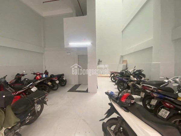 Bán tòa CHDV 6 Tầng - DT 181m2 - SD 600m2 - HĐT 105tr/ tháng