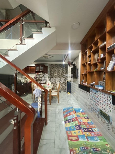 NHÀ CHÍNH CHỦ-SONG HÀNH TRƯỜNG CHINH GIÁP GÒ VẤP GIÁP NHÀ GA T3-DT:68m2 ( 4m X 17m)4 PN, HẺM 3.5M,