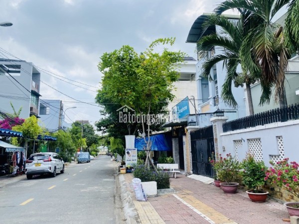 Bán nhà mặt phố đường  Đại Lộ 3, Phước Bình, Q9, Thủ Đức, TP HCM. DT  82m2, 3 tầng, giá 11.8  tỷ,