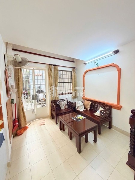 NHÀ HIẾM NGUYỄN VĂN TRỖI – PHÚ NHUẬN GIÁ 5.X TỶ  3 TẦNG BTCT  NỞ HẬU  HOÀN CÔNG