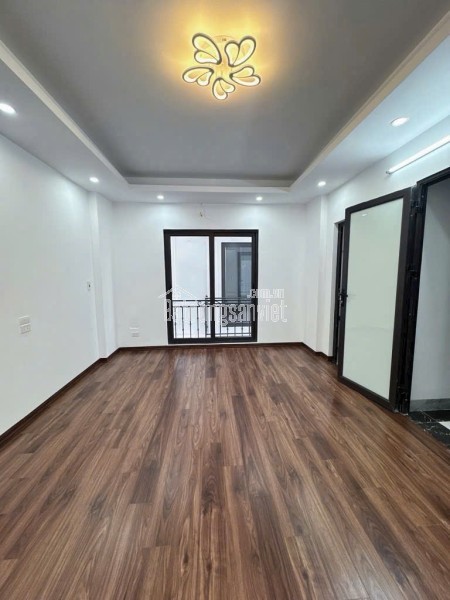 CHỈ HƠN 10 TỶ NHÀ ĐẸP CHỦ CẦN BÁN GẤP.

 6 tầng thang máy – diện tích sử dụng rộng rãi 40m.