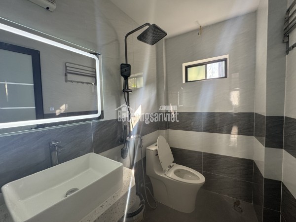 CẦN BÁN NHÀ ĐẸP ĐẦU PHỐ NGUYỄN VĂN CỪ  XÂY MỚI 5 TẦNG – FULL NỘI THẤT CAO CẤP