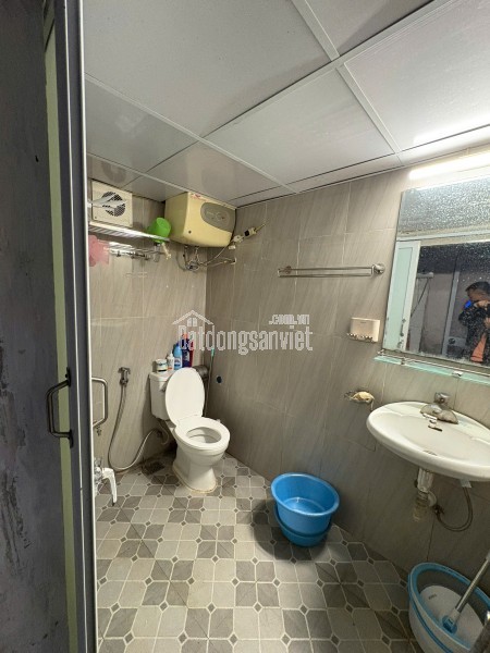 Chính chủ cho thuê căn hộ tập thể tầng 4 tại ngõ 35 Kim Mã Thượng, phường Cống Vị, quận Ba Đình,