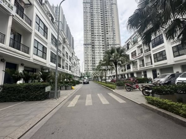 BIỆT THỰ LIỀN KỀ VINHOMES GARDENIA – HÀM NGHI
113M2, 5 TẦNG, KINH DOANH -VỈA HÈ RỘNG