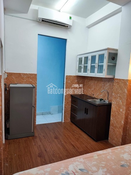 Cho thuê mặt bằng Nguyên Hồng, 4x15m, có phòng ở lại, 7tr