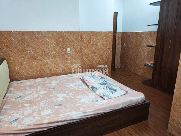 Cho thuê mặt bằng Nguyên Hồng, 4x15m, có phòng ở lại, 7tr