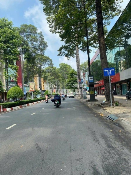 Cho thuê nhà mặt tiền sầm uất đường An Dương Vương, Phường 9, Quận 5.