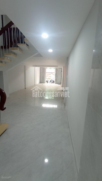 Cho thuê nhà mặt tiền sầm uất đường An Dương Vương, Phường 9, Quận 5.