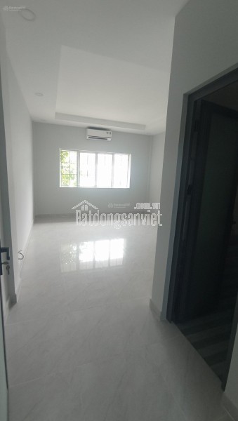 Cho thuê nhà mặt tiền sầm uất đường An Dương Vương, Phường 9, Quận 5.