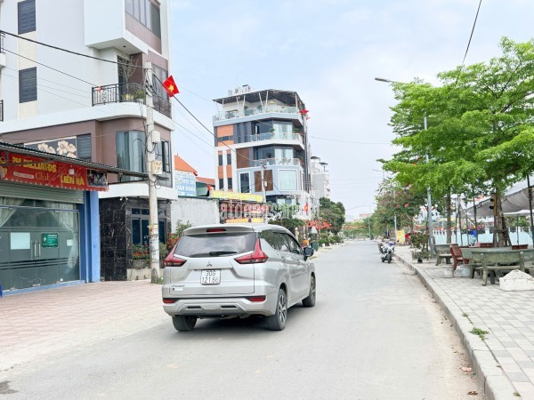 60m đất đường thông tứ tung, ngay vườn hoa, Liên Hà - Ô Diên - Hà Nội