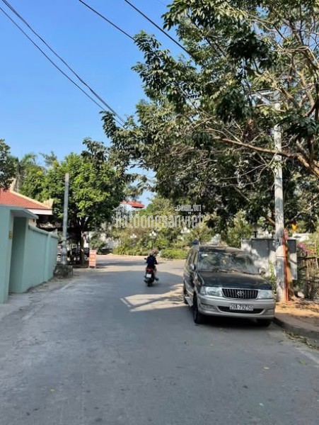 60m đất đường thông tứ tung, ngay vườn hoa, Liên Hà - Ô Diên - Hà Nội