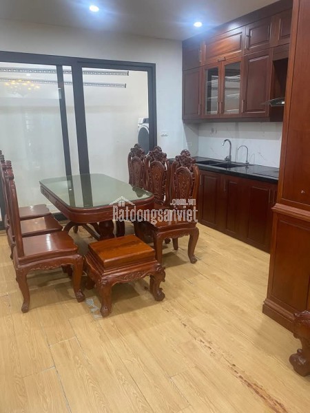 Chính chủ cho thuê nhà mặt đất 100m² full nội thất – ngõ 464 Âu Cơ, ô tô đỗ cửa – Giá 12tr/tháng