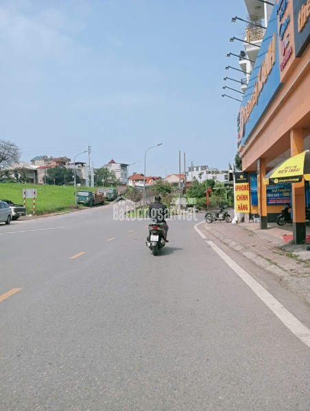 Chỉ 22 tỷ có ngay nhà Việt Hưng mặt tiền 8m, dt 61m.