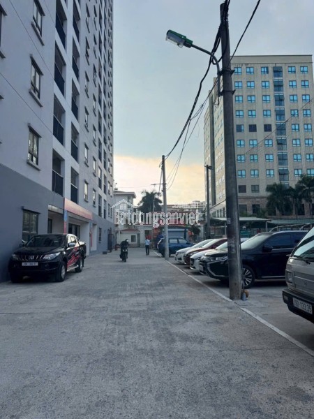 Chỉ 22 tỷ có ngay nhà Việt Hưng mặt tiền 8m, dt 61m.