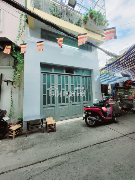 Chủ nhà đang rất gấp bán, giá tốt, nhà hẻm xe hơi cách mặt tiền Cách Mạng Tháng 8 chỉ 30m, phường