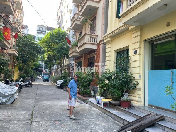 CHO THUÊ NHÀ 5 TẦNG – NGUYỄN VĂN HUYÊN, CẦU GIẤY, HÀ NỘI