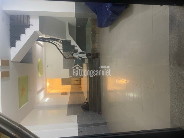 QUẬN 12 - - Kết cấu 2 tầng BTCT, gồm sân để xe, phòng khách, bếp, 4PN, 3WC