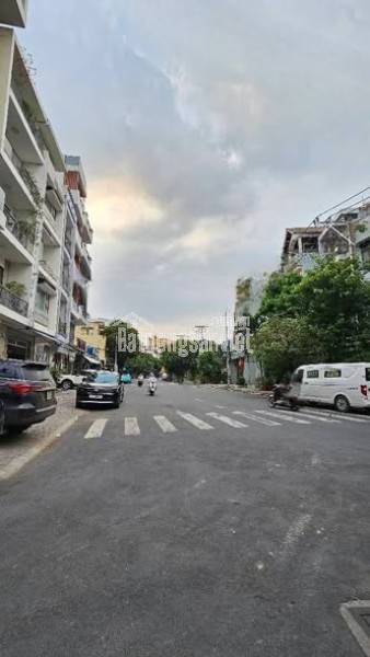 Ngay đường Nguyễn Cửu Đàm, Tân Sơn Nhì, khu VIP biệt thự