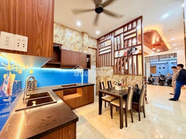 Mặt Tiền Bình Tân, 1trệt 3lầu, 5 phòng ngủ, đường 12m