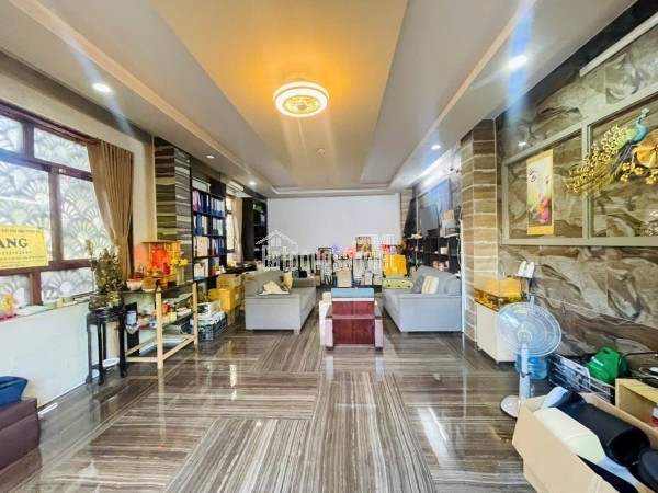 BIỆT THỰ SÂN VƯỜN – MẶT TIỀN 18M HIẾM - GẦN PHẠM VĂN ĐỒNG