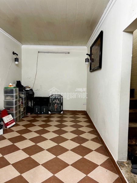 Chính chủ cần cho thuê nhà riêng 3 tầng trong ngõ phố Triệu Việt Vương, Quận Hai Bà Trưng, Hà Nội