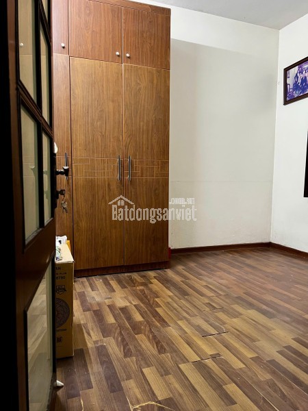 Chính chủ cần cho thuê nhà riêng 3 tầng trong ngõ phố Triệu Việt Vương, Quận Hai Bà Trưng, Hà Nội