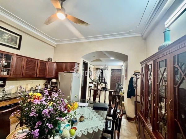 Bán nhà phân lô Trần Quang Diệu, Đống Đa, ô tô thông, dân trí cao, 40m, 4 tầng, 13.7 tỷ