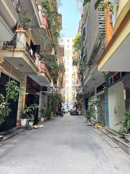 Bán nhà phân lô Trần Quang Diệu, Đống Đa, ô tô thông, dân trí cao, 40m, 4 tầng, 13.7 tỷ