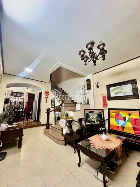 Bán nhà phân lô Trần Quang Diệu, Đống Đa, ô tô thông, dân trí cao, 40m, 4 tầng, 13.7 tỷ