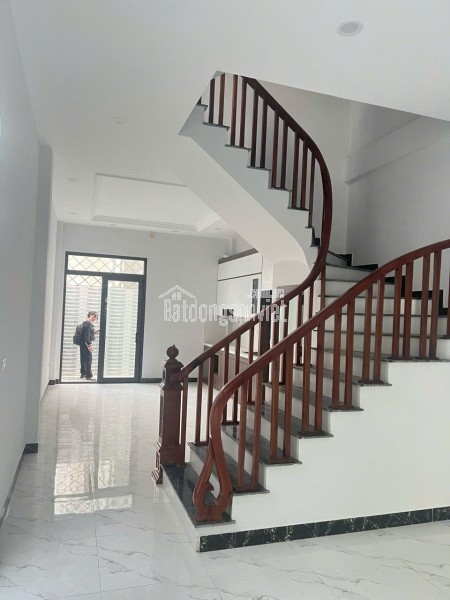 Bán nhà Vĩnh Ninh Thanh Trì Hà Nội 79m2, 4 tầng, 4 phòng ngủ, cách ô tô 10m, giá tốt
