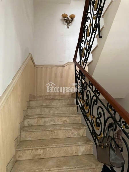 Bán nhà mặt phố 5 tầng Bình Tân: 90m2, 4PN, sổ hồng, vị trí vàng, giá 15 tỷ. Liên hệ 0935911385.