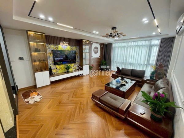 Bán nhà phố Ngọc Lâm 6 tầng thang máy ô tô vào nhà