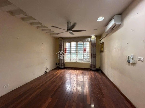 BÁN NHÀ BỒ ĐỀ - 5 TẦNG - GARA - THÔNG HỒNG TIẾN - Ô TÔ 7 CHỖ