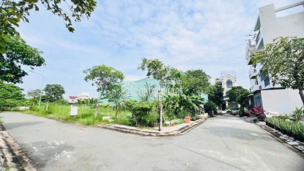 Nhà góc 2 mặt tiền, hẻm xe hơi Nguyễn Thị Thập, 6 phòng, hơn 9 tỷ, ngay Lotte Mart