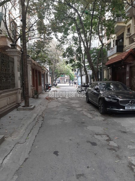 Bán nhà mặt ngõ Hoàng Quốc Việt phù hợp làm văn phòng