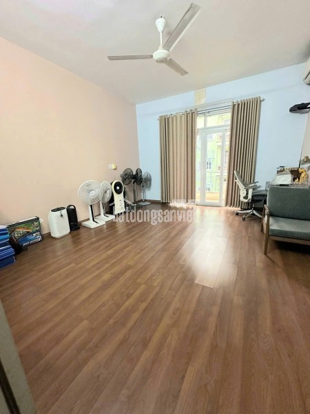 Bán nhà mặt ngõ Hoàng Quốc Việt phù hợp làm văn phòng