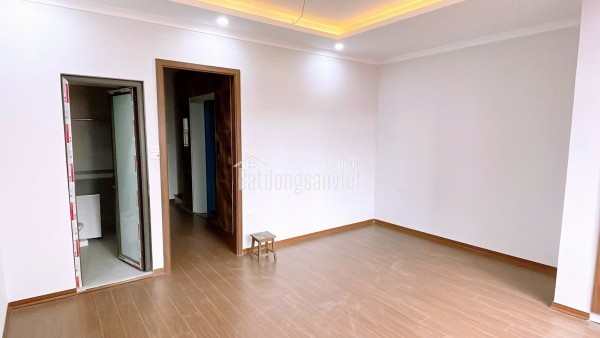 Bán nhà mặt ngõ Hoàng Quốc Việt phù hợp làm văn phòng