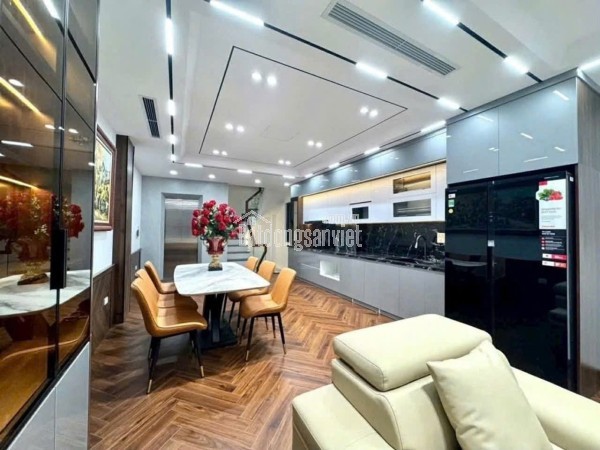 🆘 Nhỉnh 7🧄 - 5 tầng full nội thất- nhà đẹp ở ngay 

✨Phúc Lợi hàng xóm Vinhome riverside ,

✨ngõ