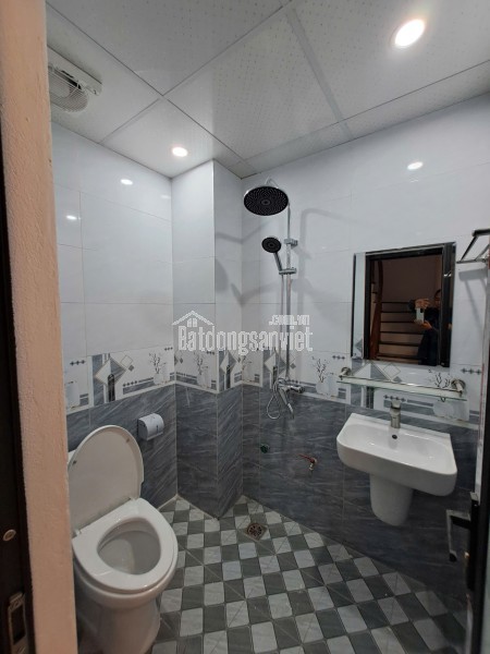 🏡 BÁN NHÀ LÊ TRỌNG TẤN – HÀ ĐÔNG – LÔ GÓC 2 THOÁNG – Ô TÔ ĐỖ CỬA
30m2 5 Tầng