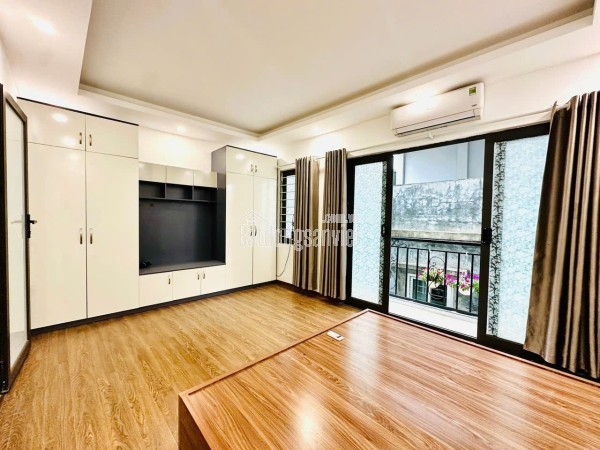 Nhỉnh 13t , 5 tầng thang máy,cách 1 nhà ra mặt phố Ngọc Lâm , cực hiếm nhà bán,dân xây Btct chắc