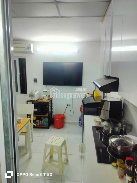 Cho thuê nhà nguyên căn tại phố Tân Ấp, phường Phúc Xá, quận Ba Đình, Hà Nội.