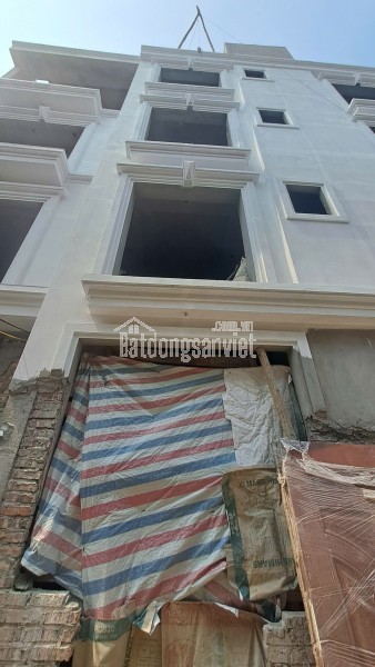 🔥 Nhà Tứ Hiệp “nhỏ mà có võ” – 5 tầng, 4 phòng ngủ, giếng trời cực thoáng, ở sướng trong tầm tài