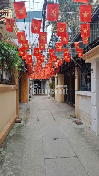 🔥 Nhà Tứ Hiệp “nhỏ mà có võ” – 5 tầng, 4 phòng ngủ, giếng trời cực thoáng, ở sướng trong tầm tài