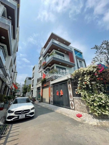 Nhà mới cạnh Phú Mỹ Hưng, nội thất sang chảnh, rộng 8m, giá hơn 8 tỷ