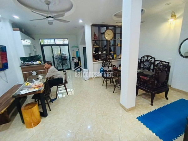 Bán Biệt thự sân vườn Lạc Long Quân 5Tầng 95m² MT 5.5m – Giá chào 46 Tỷ