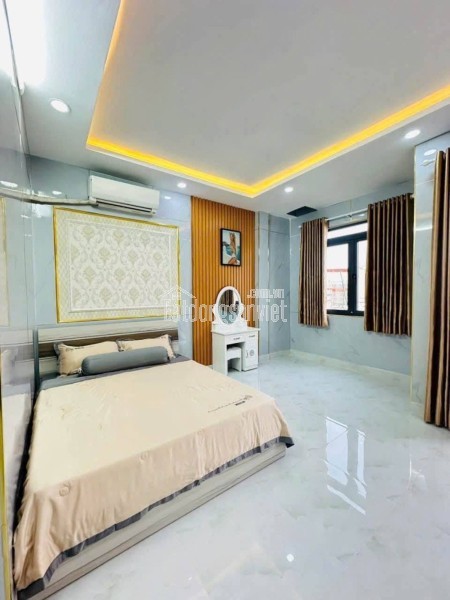 BÁN NHÀ 1 TRỆT 2 LẦU – 4 PHÒNG NGỦ – NHÀ BÈ