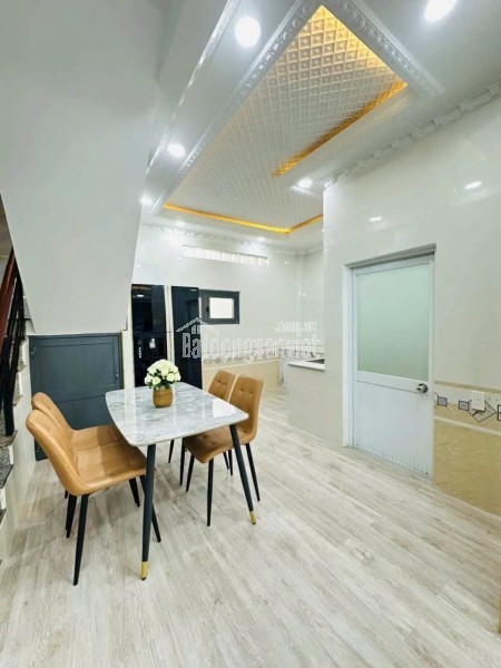 BÁN NHÀ 1 TRỆT 2 LẦU – 4 PHÒNG NGỦ – NHÀ BÈ